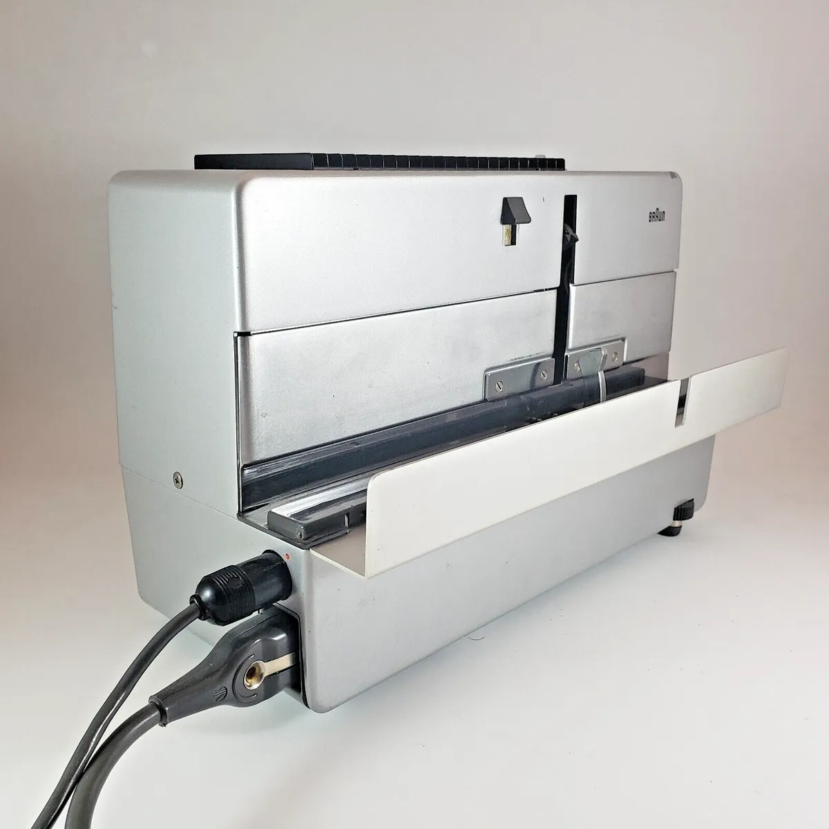 D-47 Slide Projector