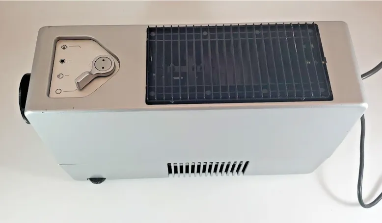 D-47 Slide Projector