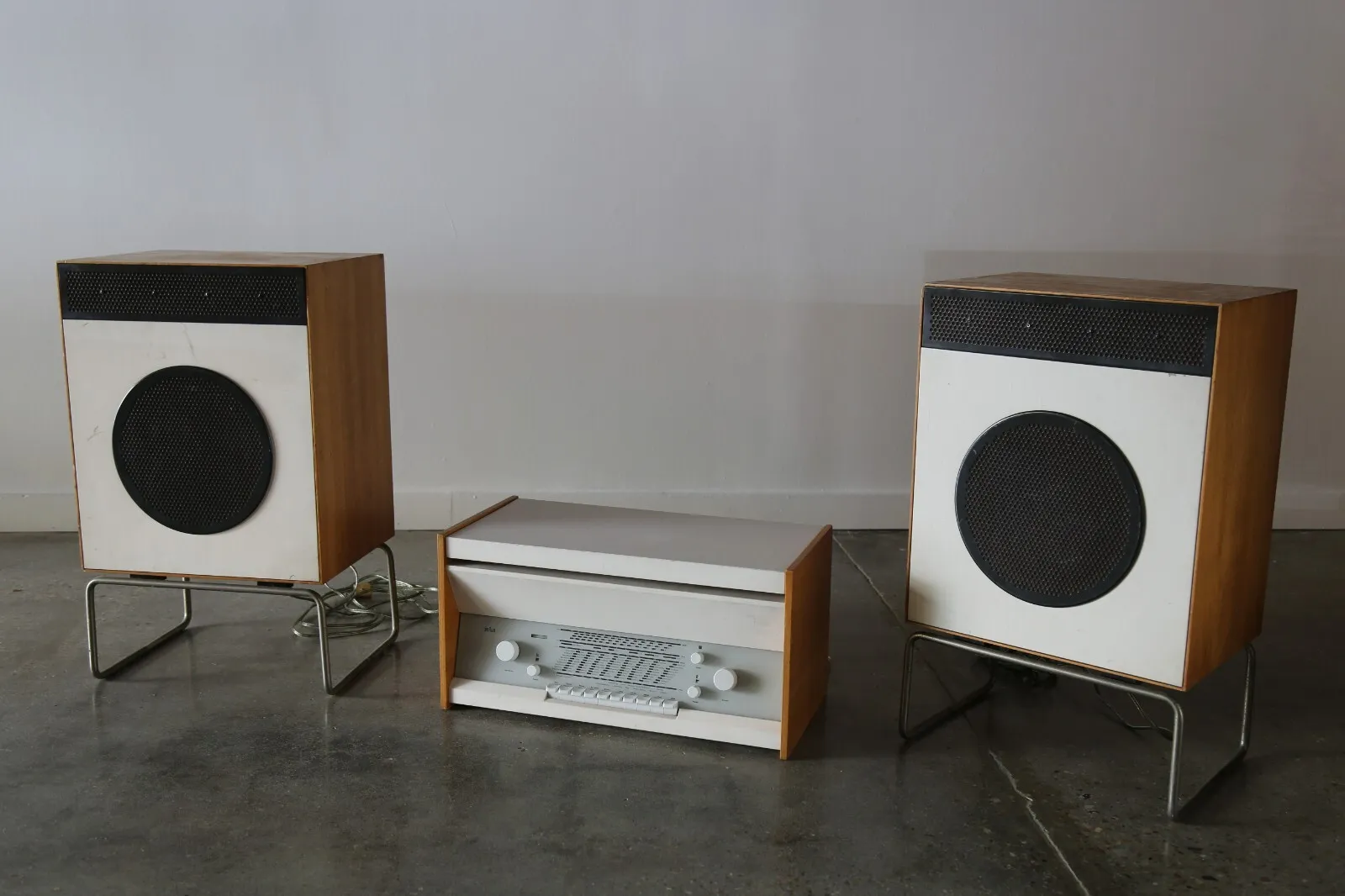 L2 Speaker L2 Speaker